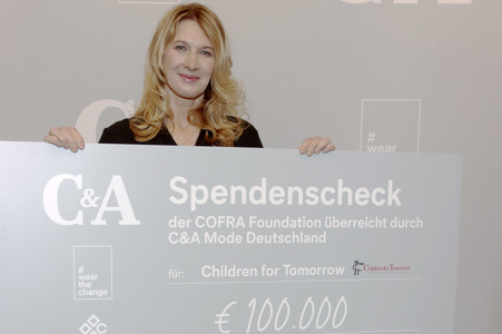 Spendenübergabe mit Steffi Graf in Hamburg