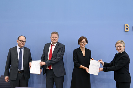 Pressekonferenz zur Vorstellung des Jahresgutachtens der Wissenschaftsplattform Klimaschutz in Berlin