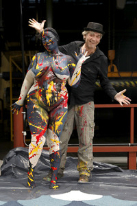 DIVERSE PEOPLE ART Kunstperformance Curvy