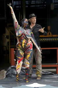 DIVERSE PEOPLE ART Kunstperformance Curvy