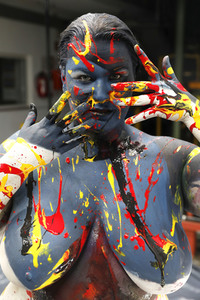 DIVERSE PEOPLE ART Kunstperformance Curvy