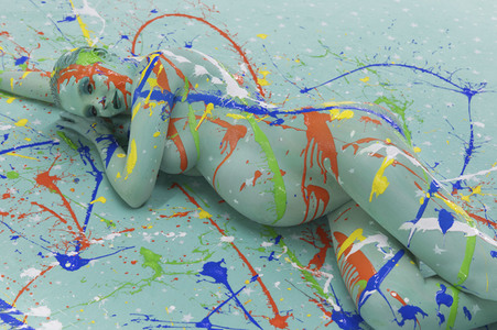 DIVERSE PEOPLE ART Kunstperformance Pregnant