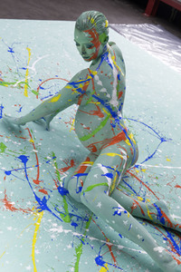 DIVERSE PEOPLE ART Kunstperformance Pregnant