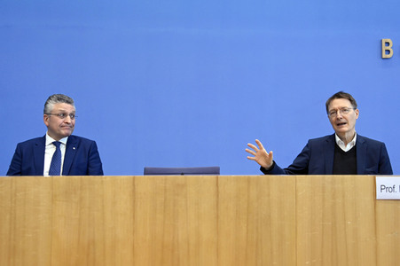 Pressekonferenz zur aktuellen Corona-Lage in Berlin