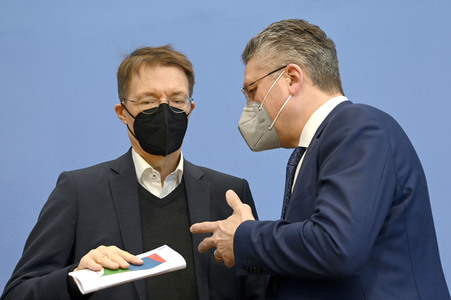 Pressekonferenz zur aktuellen Corona-Lage in Berlin