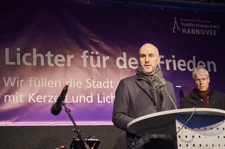 'Lichter für den Frieden' Friedensgebet und Kundgebung für die Ukraine in Hannover