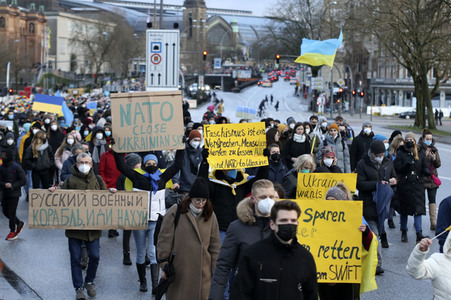 Demonstration gegen den Krieg in der Ukraine in Hamburg