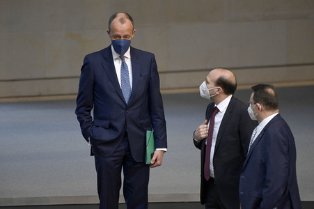 Sondersitzung des Deutschen Bundestages in Berlin