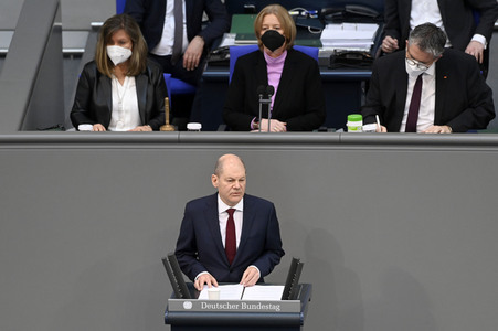 Sondersitzung des Deutschen Bundestages in Berlin