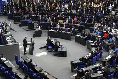 Sondersitzung des Deutschen Bundestages in Berlin