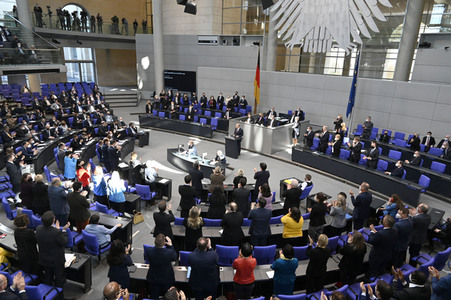 Sondersitzung des Deutschen Bundestages in Berlin