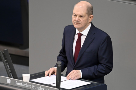 Sondersitzung des Deutschen Bundestages in Berlin