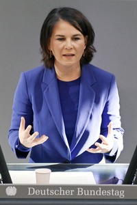 Sondersitzung des Deutschen Bundestages in Berlin