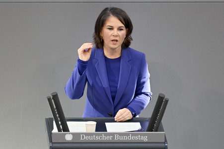 Sondersitzung des Deutschen Bundestages in Berlin