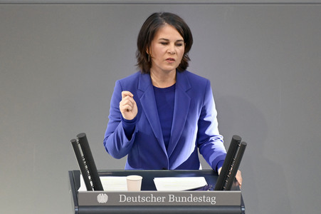 Sondersitzung des Deutschen Bundestages in Berlin