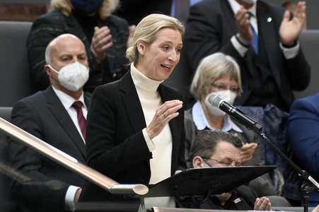 Sondersitzung des Deutschen Bundestages in Berlin