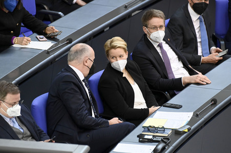 Sondersitzung des Deutschen Bundestages in Berlin