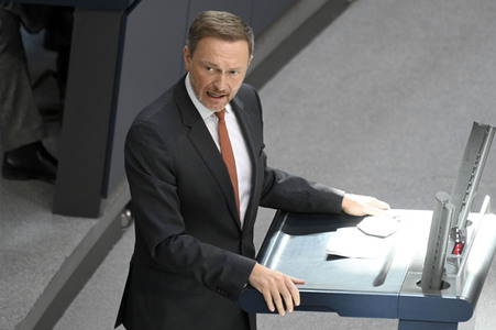 Sondersitzung des Deutschen Bundestages in Berlin