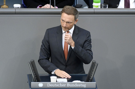 Sondersitzung des Deutschen Bundestages in Berlin