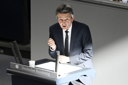 Sondersitzung des Deutschen Bundestages in Berlin