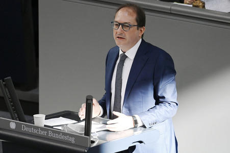 Sondersitzung des Deutschen Bundestages in Berlin