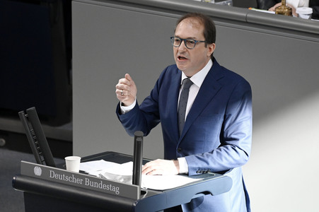 Sondersitzung des Deutschen Bundestages in Berlin