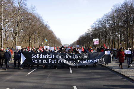 Großdemonstration gegen den Krieg in der Ukraine in Berlin