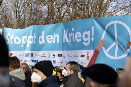 Großdemonstration gegen den Krieg in der Ukraine in Berlin