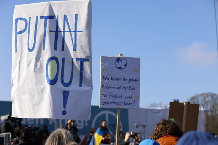 Großdemonstration gegen den Krieg in der Ukraine in Berlin