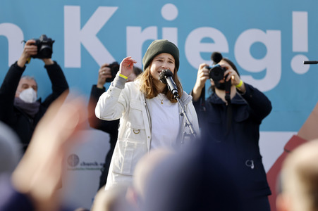 Großdemonstration gegen den Krieg in der Ukraine in Berlin
