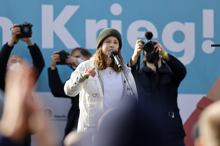 Großdemonstration gegen den Krieg in der Ukraine in Berlin