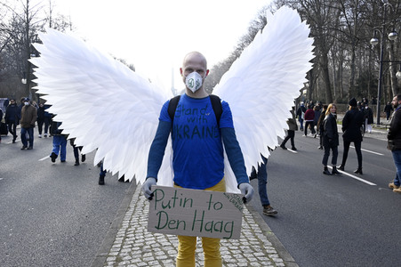 Großdemonstration gegen den Krieg in der Ukraine in Berlin