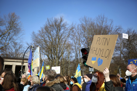 Großdemonstration gegen den Krieg in der Ukraine in Berlin