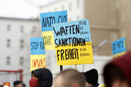 Großdemonstration gegen den Krieg in der Ukraine in Berlin