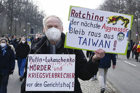 Großdemonstration gegen den Krieg in der Ukraine in Berlin