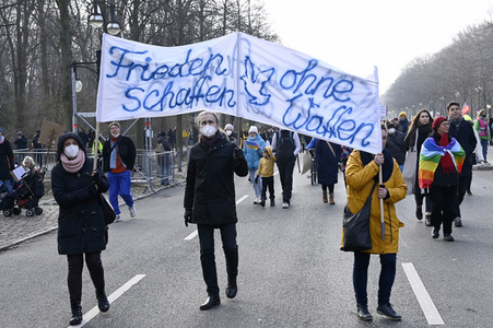 Großdemonstration gegen den Krieg in der Ukraine in Berlin
