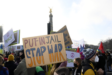 Großdemonstration gegen den Krieg in der Ukraine in Berlin