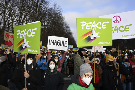 Großdemonstration gegen den Krieg in der Ukraine in Berlin