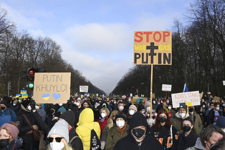Großdemonstration gegen den Krieg in der Ukraine in Berlin