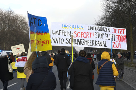 Großdemonstration gegen den Krieg in der Ukraine in Berlin