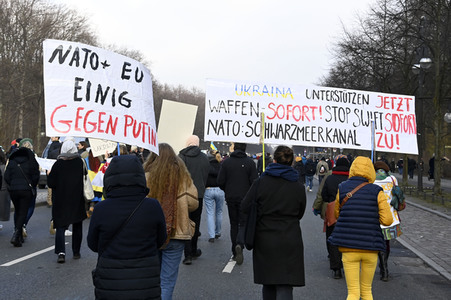 Großdemonstration gegen den Krieg in der Ukraine in Berlin