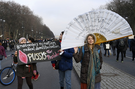 Großdemonstration gegen den Krieg in der Ukraine in Berlin