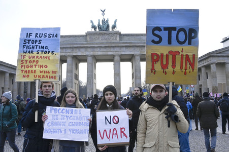 Großdemonstration gegen den Krieg in der Ukraine in Berlin