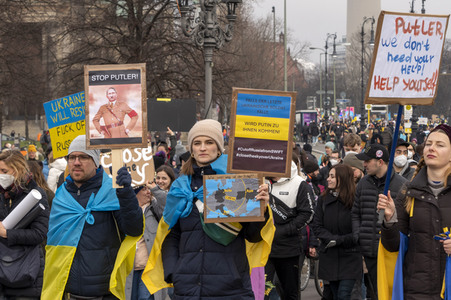 Großdemonstration gegen den Krieg in der Ukraine in Berlin