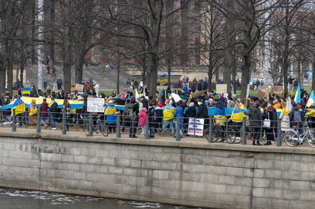 Großdemonstration gegen den Krieg in der Ukraine in Berlin