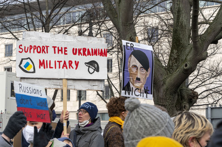 Großdemonstration gegen den Krieg in der Ukraine in Berlin