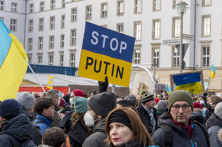 Großdemonstration gegen den Krieg in der Ukraine in Berlin