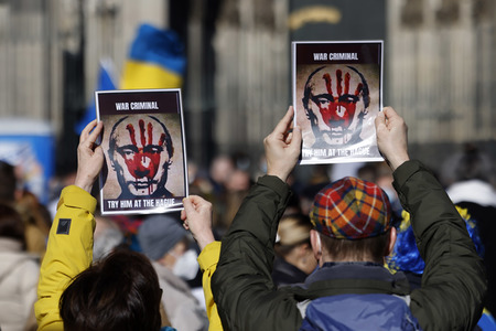 Demonstration gegen den Krieg in der Ukraine in Köln