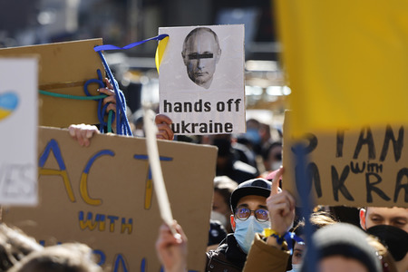 Demonstration gegen den Krieg in der Ukraine in Köln