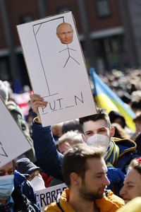 Demonstration gegen den Krieg in der Ukraine in Köln
